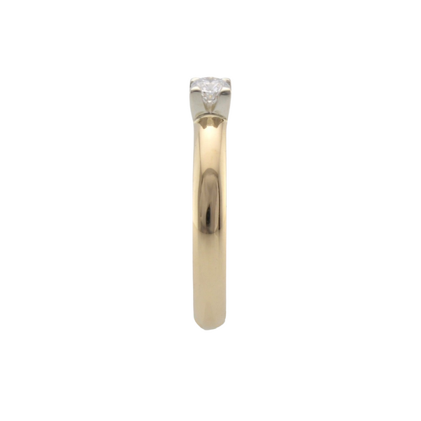 9ct yellow gold diamond solitaire engagementring side view