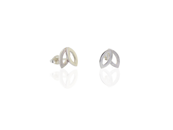 Open leaf stud earrings
