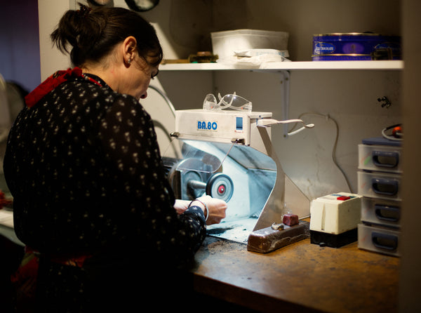 Polishing jewellery