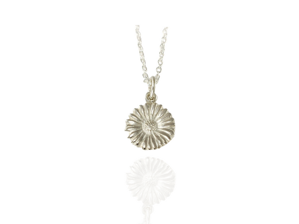 daisy pendant in silver
