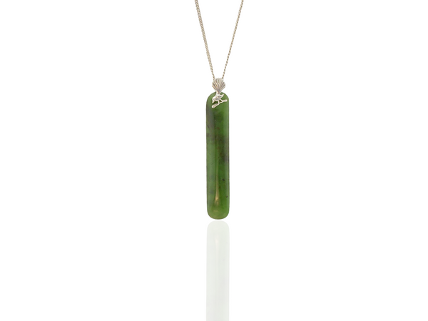 Greenstone pendant with fantail-bird motif