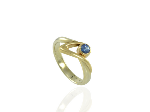 Blue sapphire ring gold