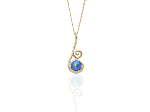 Blue pearl pendant by Jewel Beetle