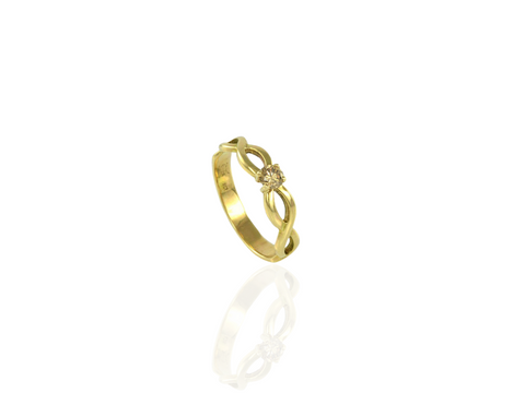 celtic Cork ring with chammpagne diamond