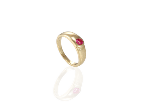 pink sapphire ring in gold